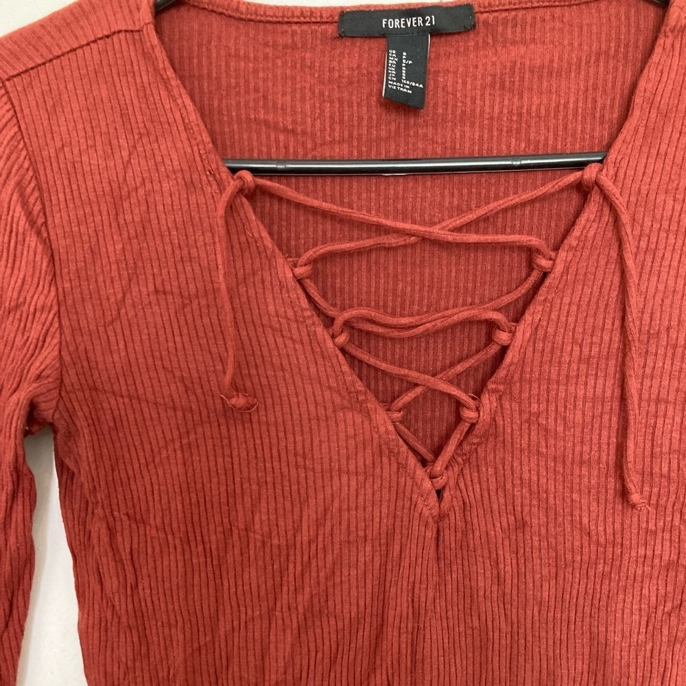 Forever 21 Woman's Long Sleeve- EUC - Picture 3 of 4